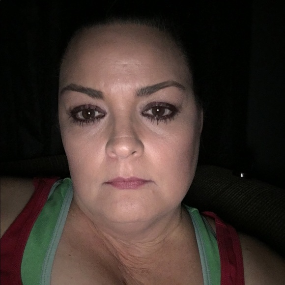 Poshmark profile picture for @wiggled